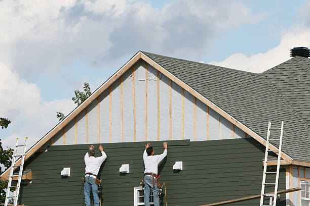 Professional Wood Siding technician working in Columbus, NJ